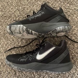 Size 5.5 Kyrie basketball shoes.